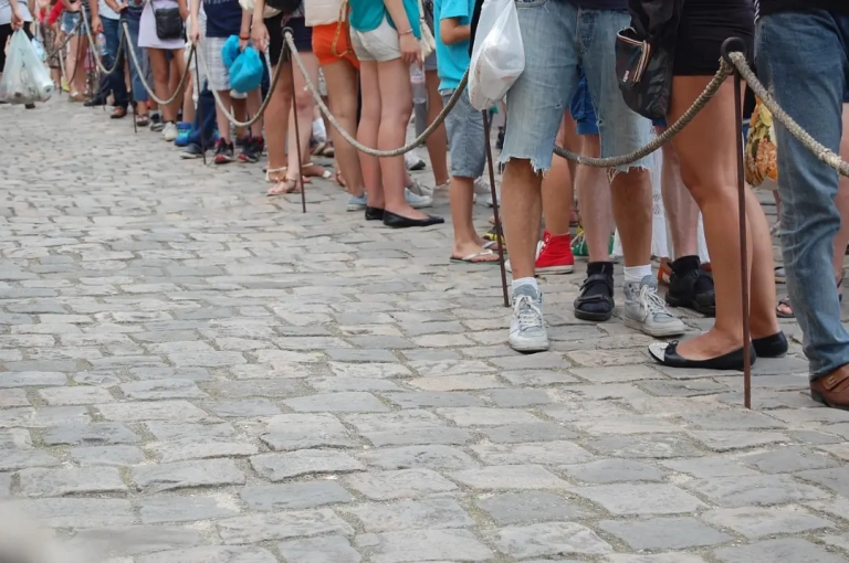 People queuing.